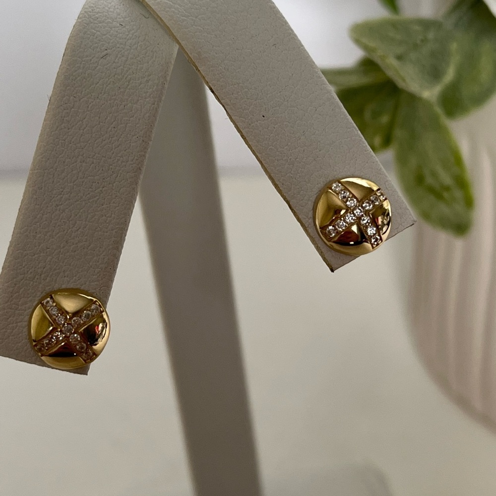 14k yellow gold stud earrings